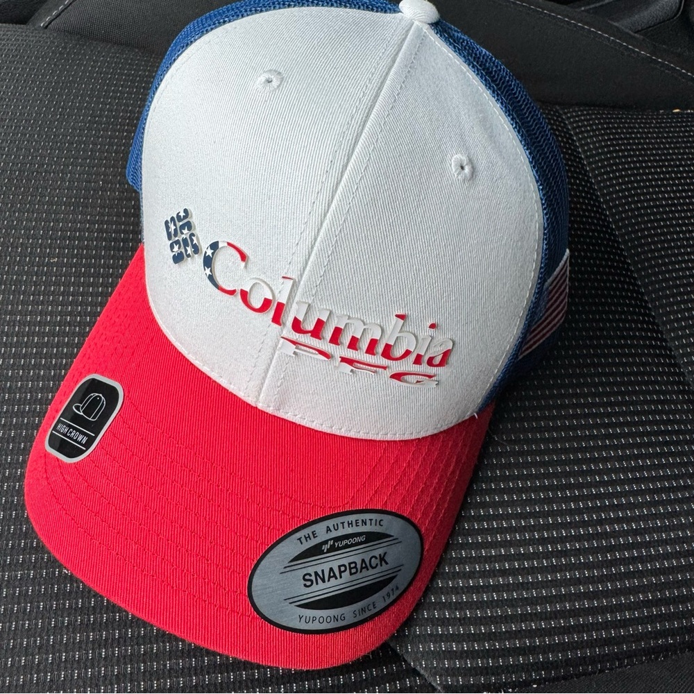 New Columbia adult PFG SnapBack Fish Flag Trucker hat.‎ Raised Letters